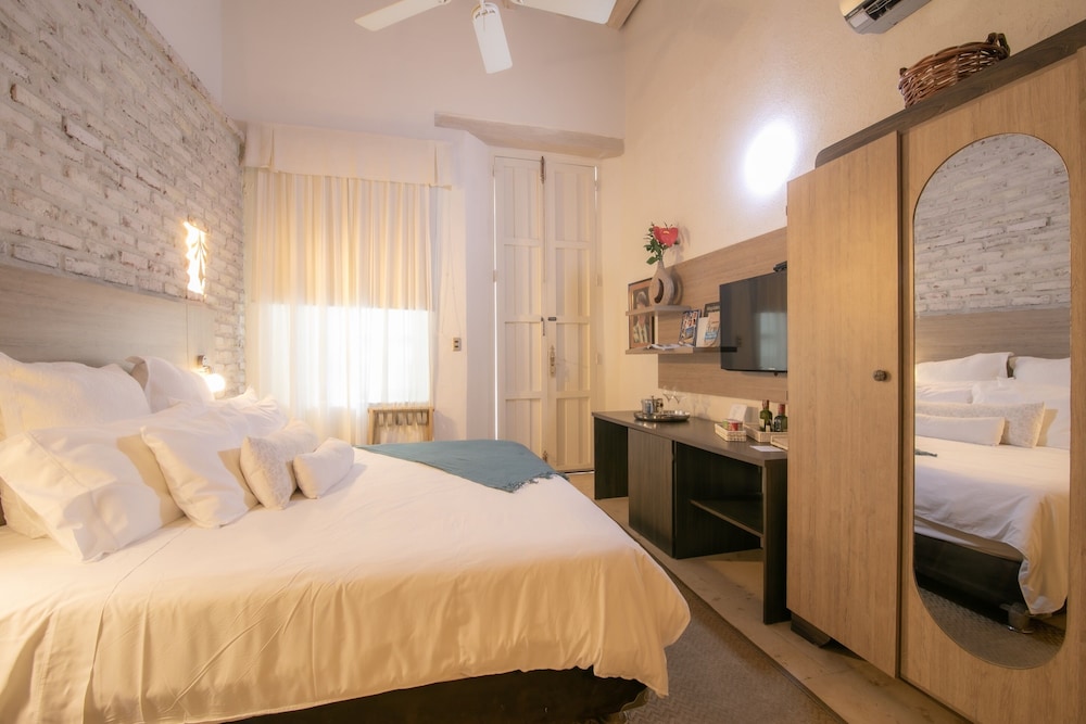 HOTEL BOUTIQUE DON PEPE 23/72