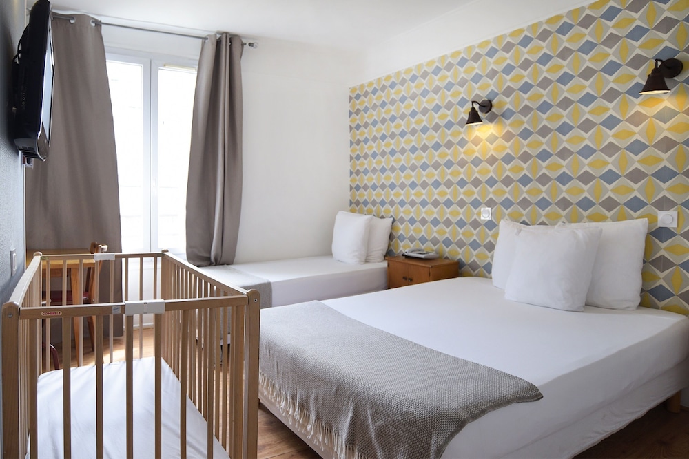 ROOM, TRIPLE