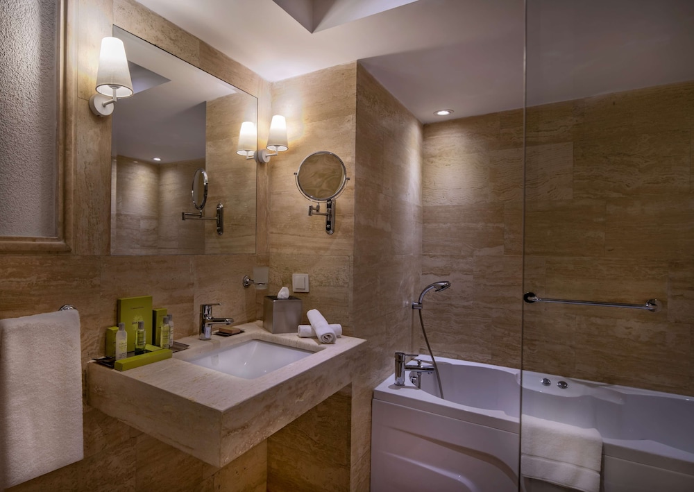 DoubleTree by Hilton Bodrum Marina Vista 9/43