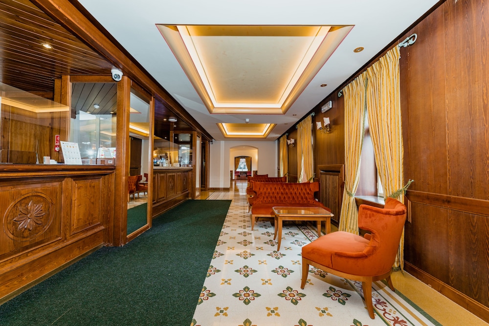 Serena Hotel 29/50