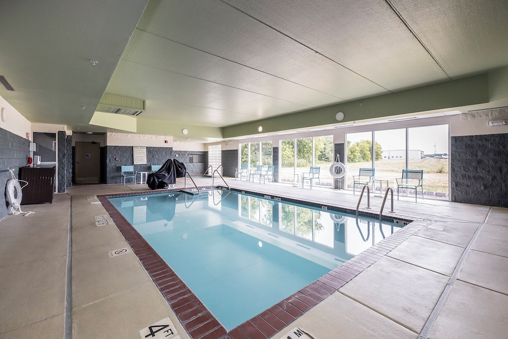 swimming pool spa