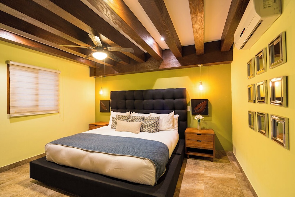 2 BEDROOMS, LOFT, DELUXE, STREET VIEW