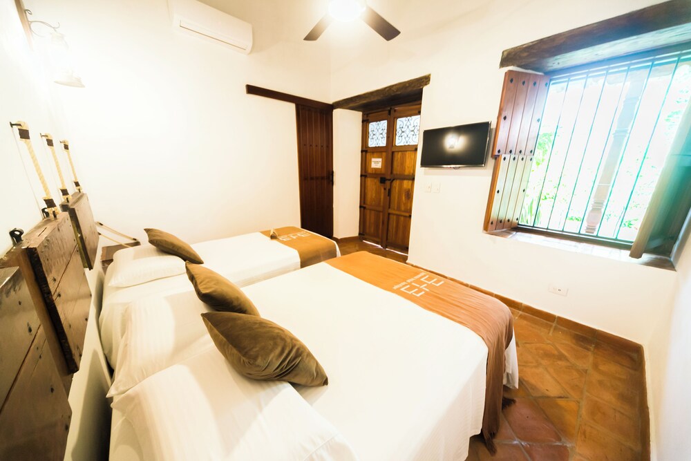 BOHEMIA HOTEL BOUTIQUE 15/50