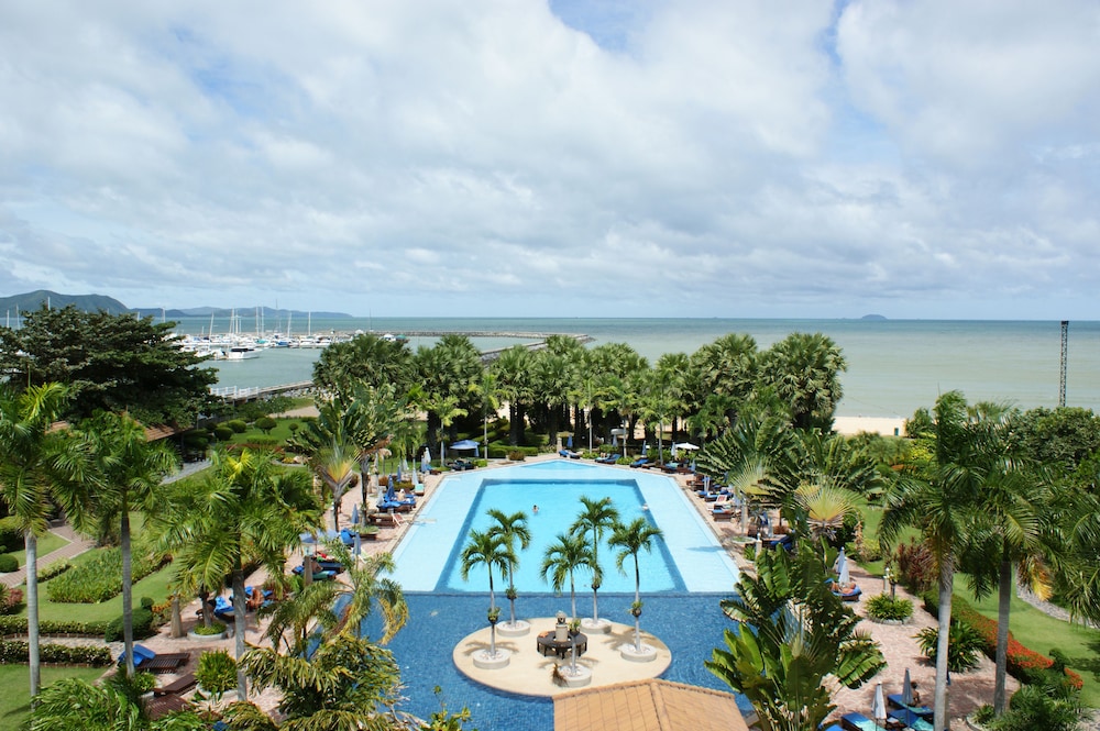 Botany Beach Resort 10/73