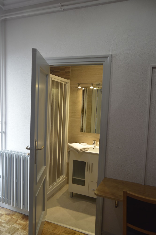 Hostal Aresol 4/33