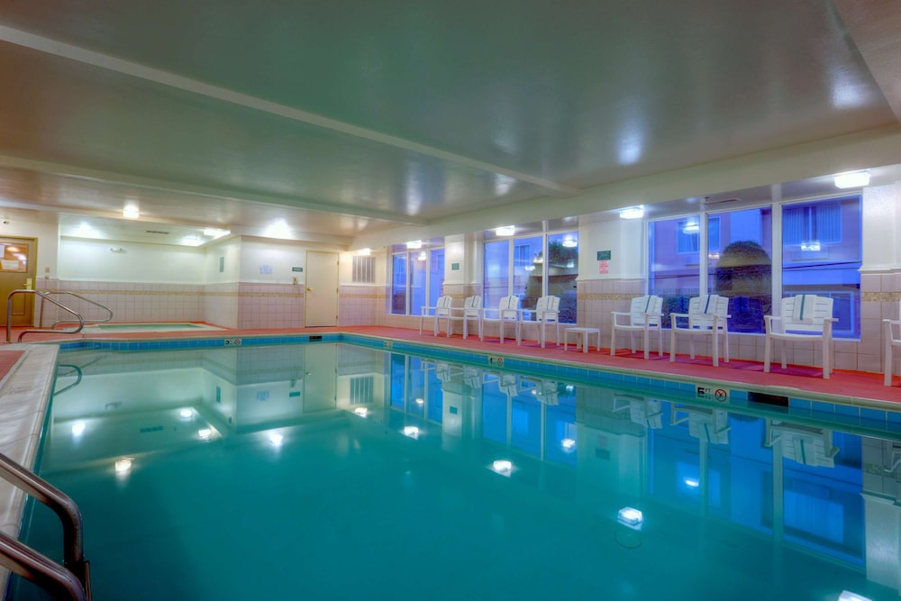 Country Inn & Suites by Radisson, Chester, VA 13/24