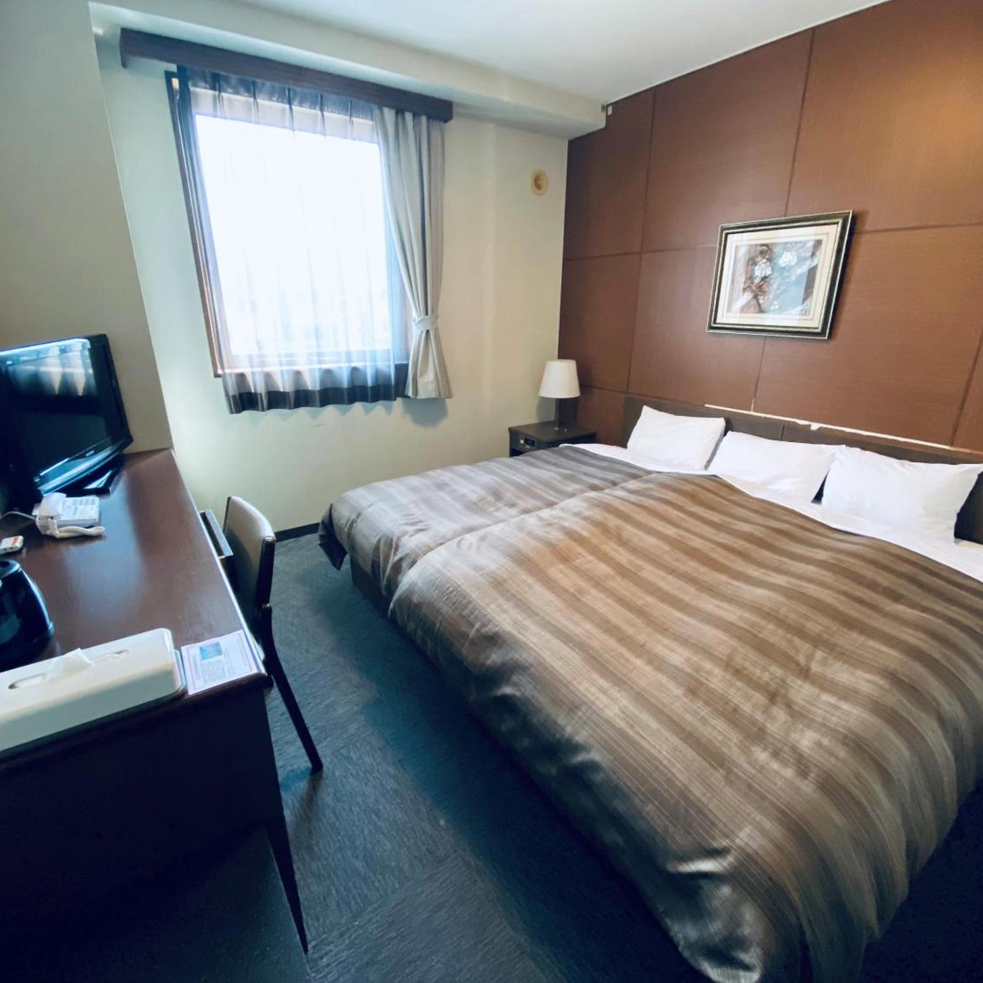 Hollywood, Twin Beds, Smoking