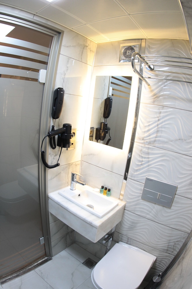 X Nellyi Boutique Hotel 48/50