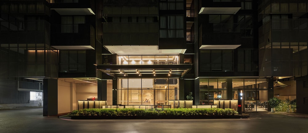 Lyve Inc Hotel And Residence 67/70