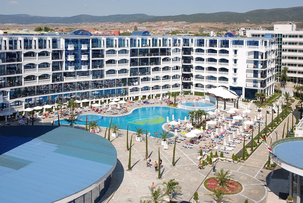 Chaika Beach Resort 3/50