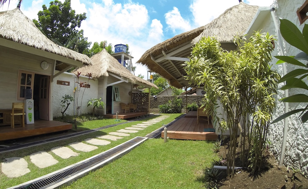 Gili Breeze Tropical Bungalows 52/58