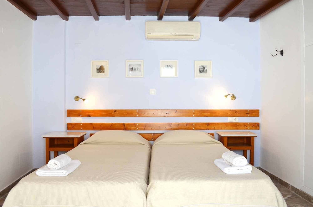 Studio, Twin Beds, Villa Pinelopi 3/8