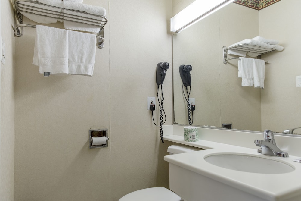 Hollywood Guest Inn 22/23
