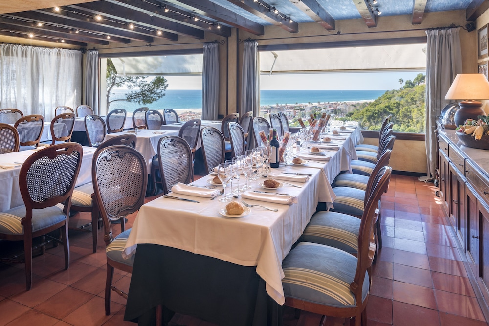 Gran Hotel Rey Don Jaime 55/70