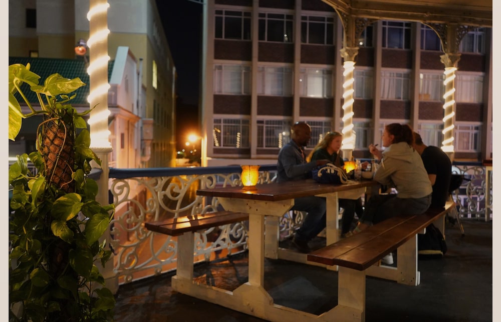 Urban Hive Backpackers 32/50