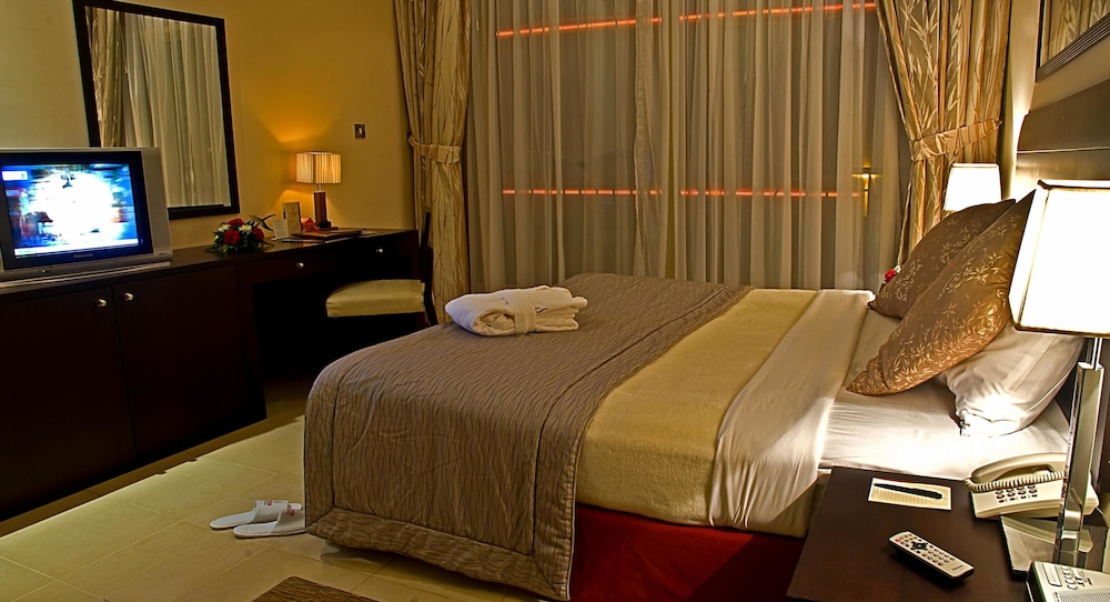Deluxe Double room (full double bed) (bed type is subject to availability)