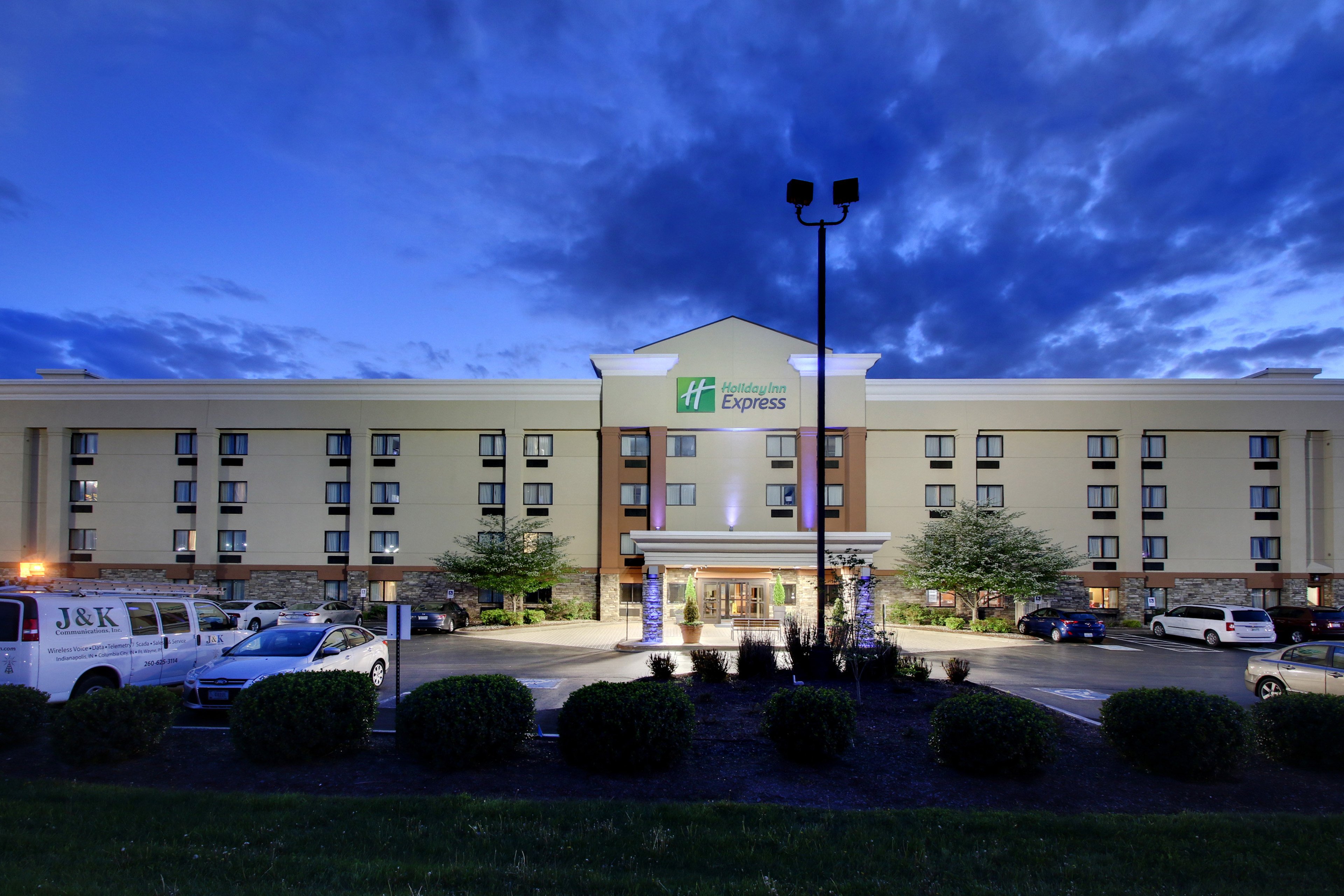 Holiday Inn Express Fort Campbell-Oak Grove 8/48