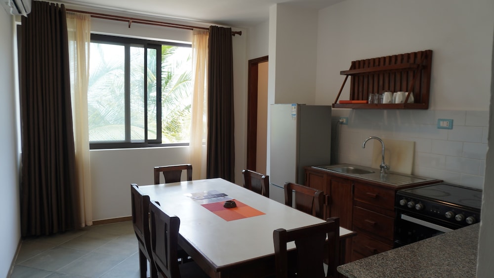 Blackstone Beach Resort 24/40