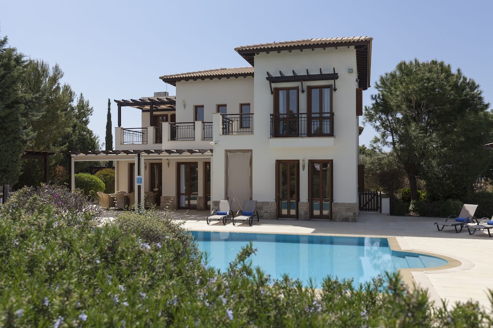 Aphrodite Hills Rentals - Superior Villas 1/50
