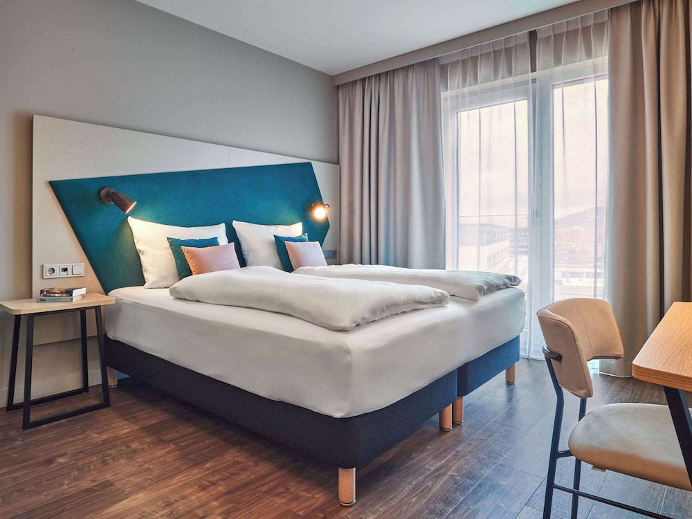 1 BEDROOM, APARTMENT