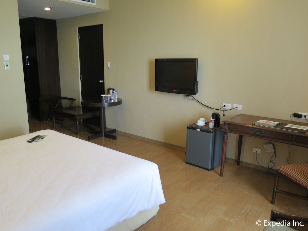 Summit Ridge Tagaytay 24/74