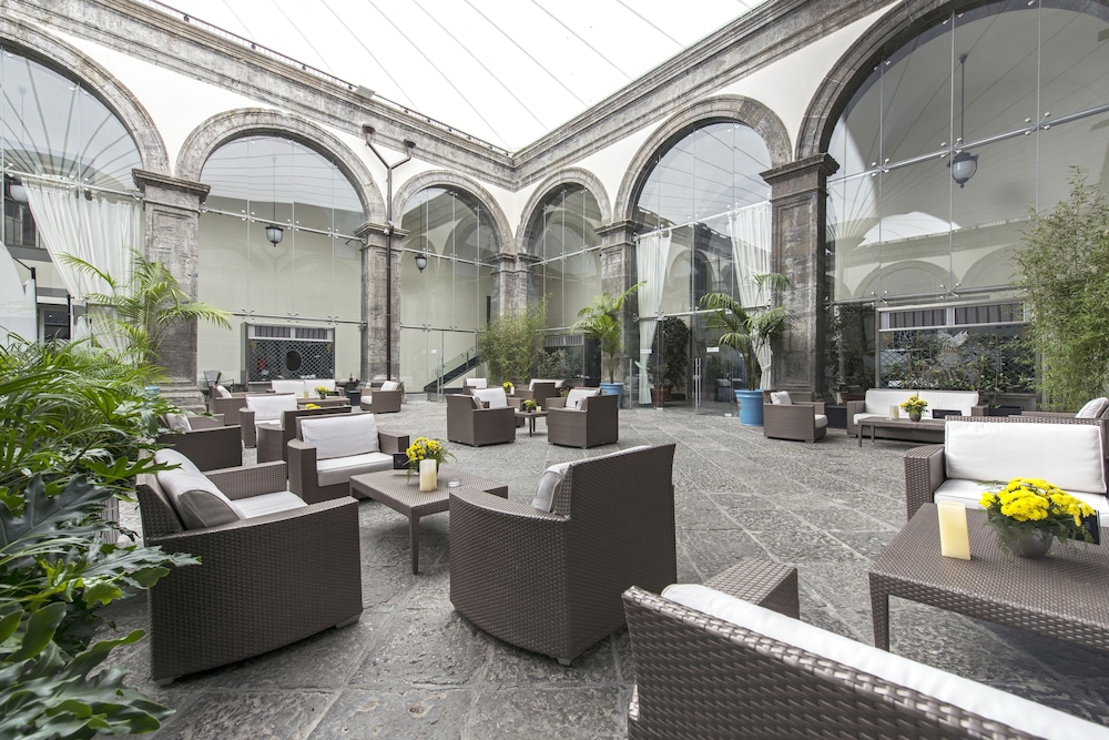 Palazzo Caracciolo Naples 37/43