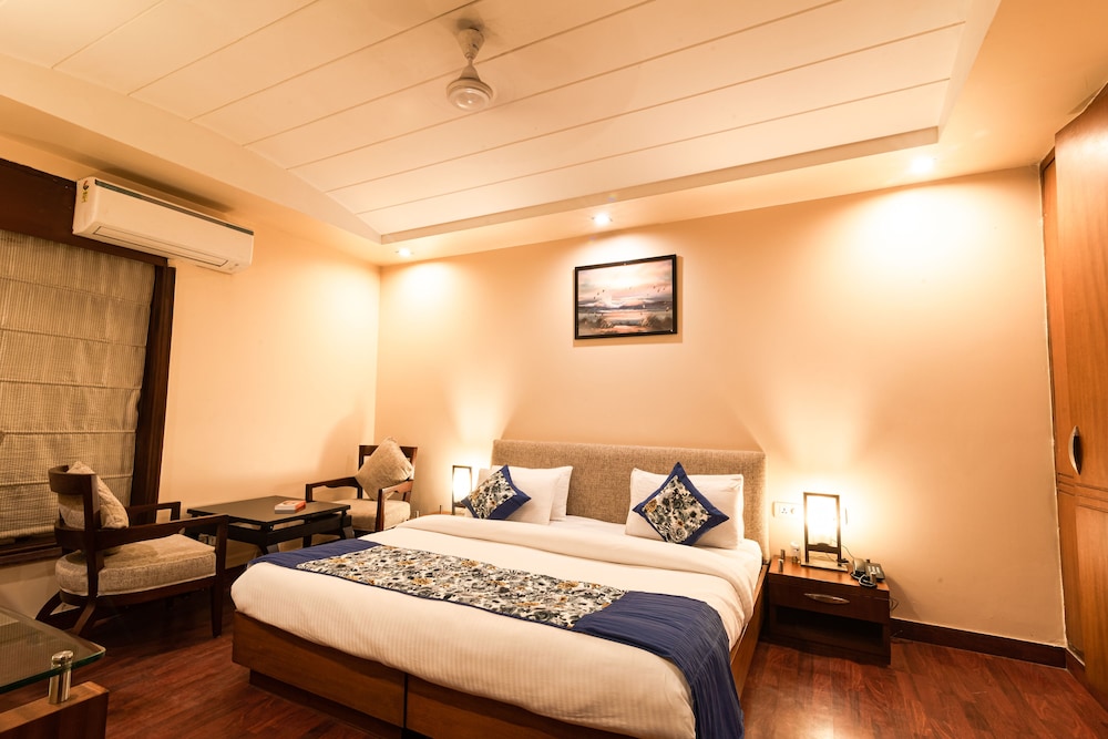 SHUBHAM VILAS 4/34
