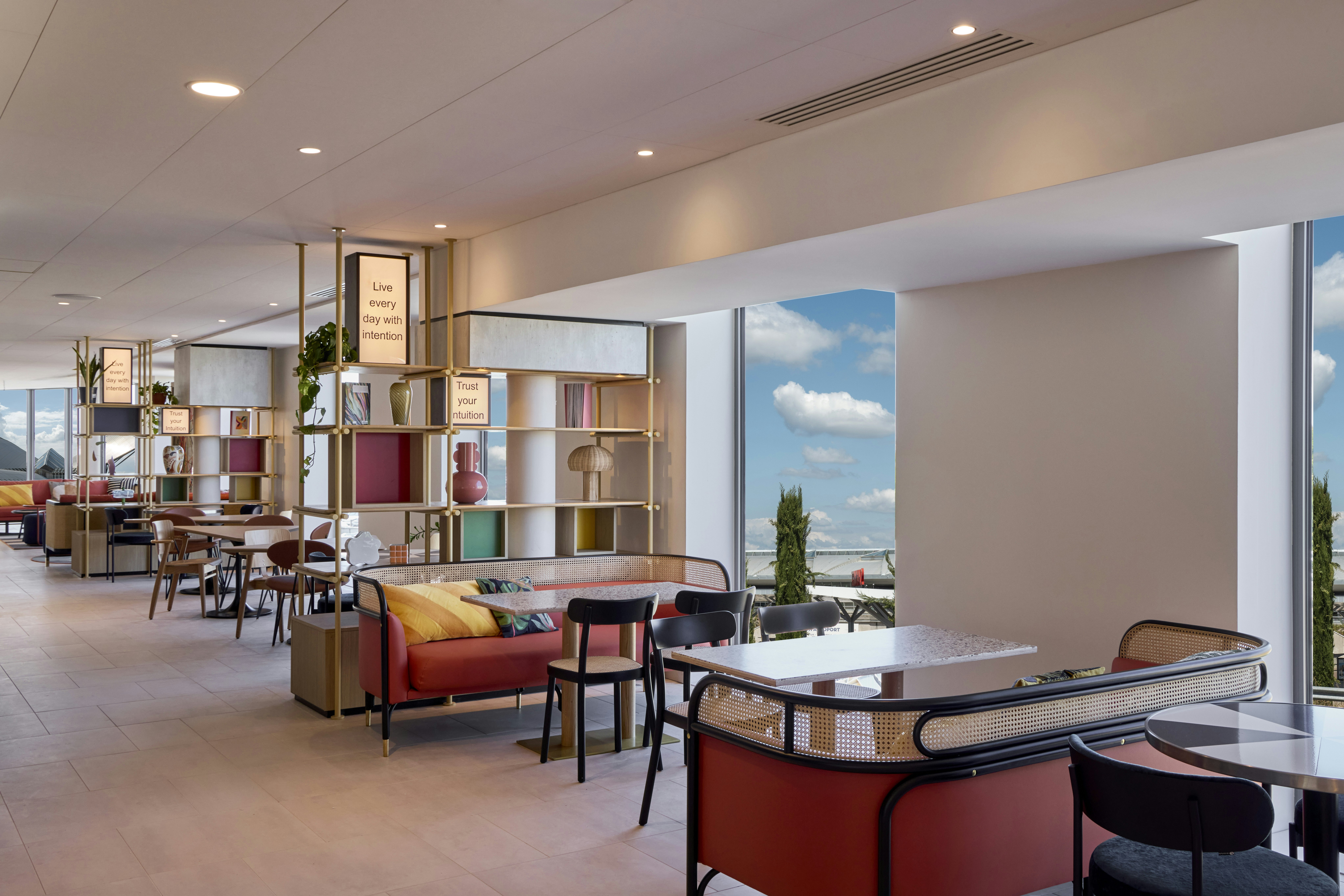 Hampton by Hilton Lyon Airport 5/9
