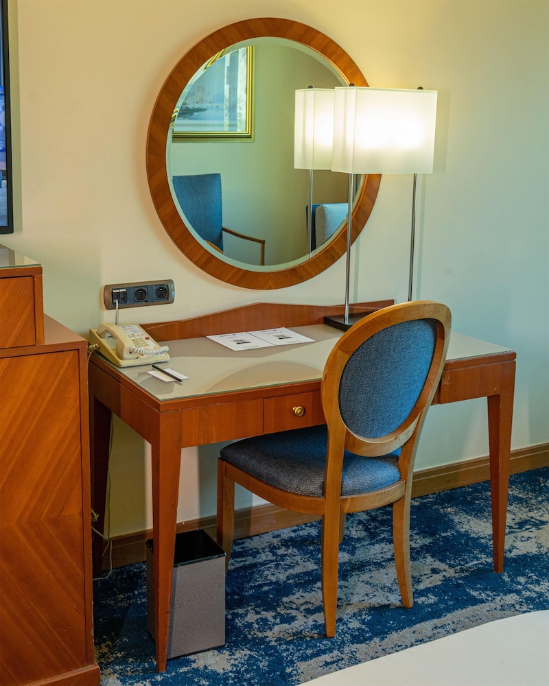 Radisson Blu Martinez Beirut 60/72