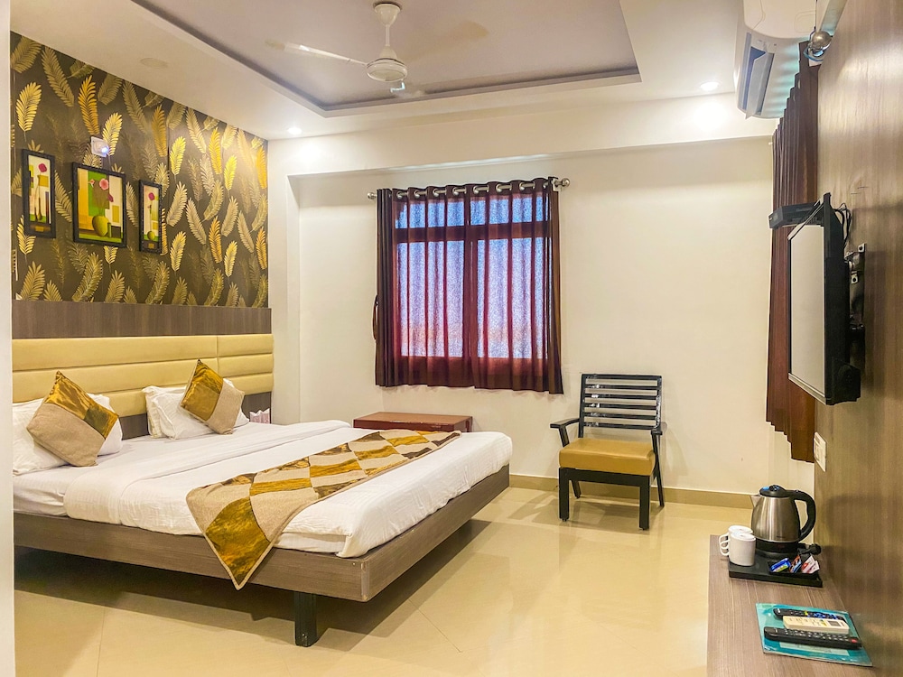 Hotel Gomti 12/40