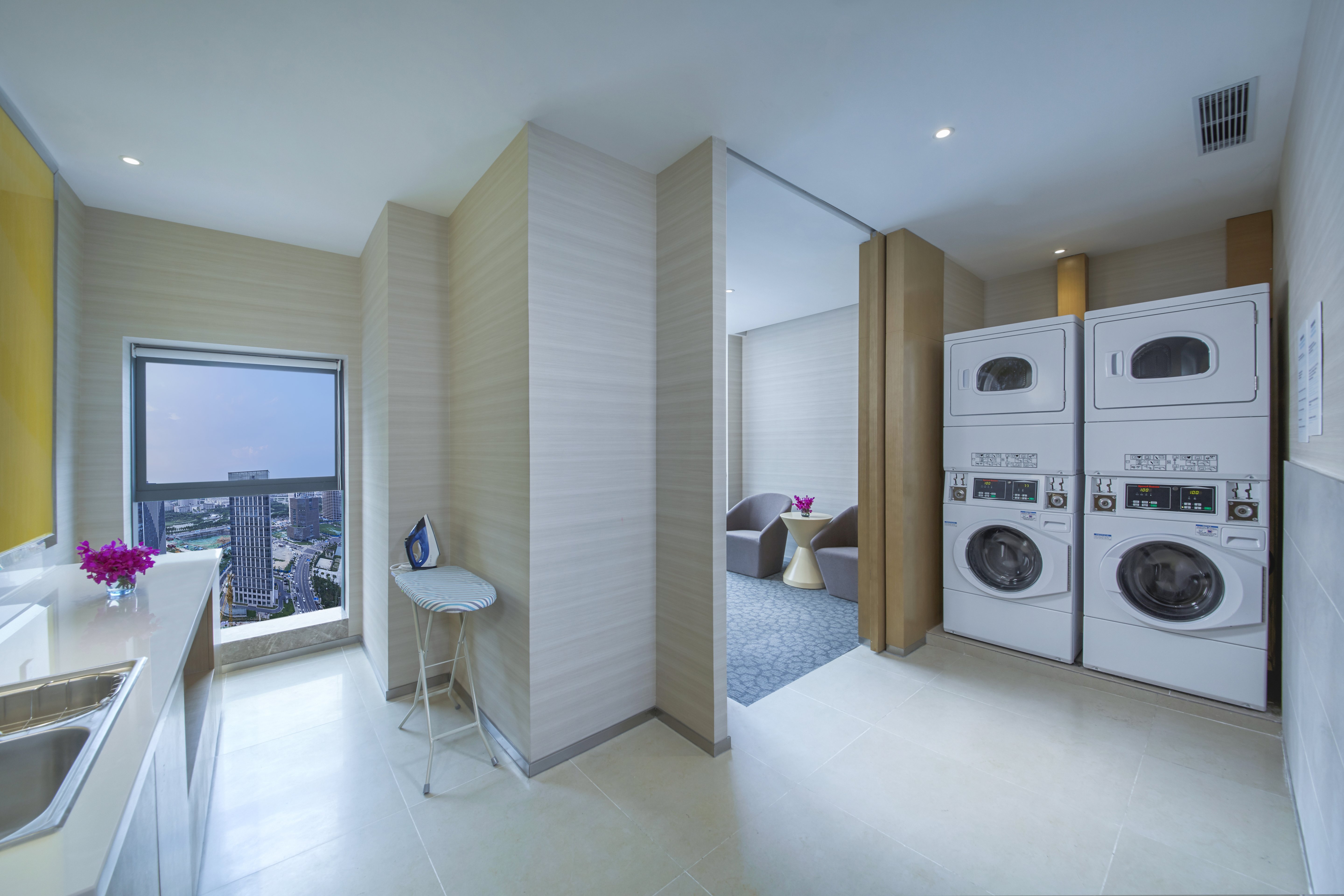 HOLIDAY INN EXPRESS ZHENGZHOU LONGZI LAKE 11/22