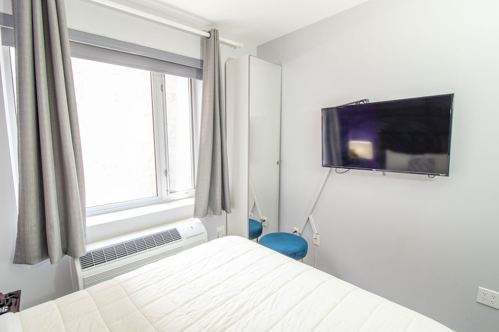 Canal Loft Hotel 24/53