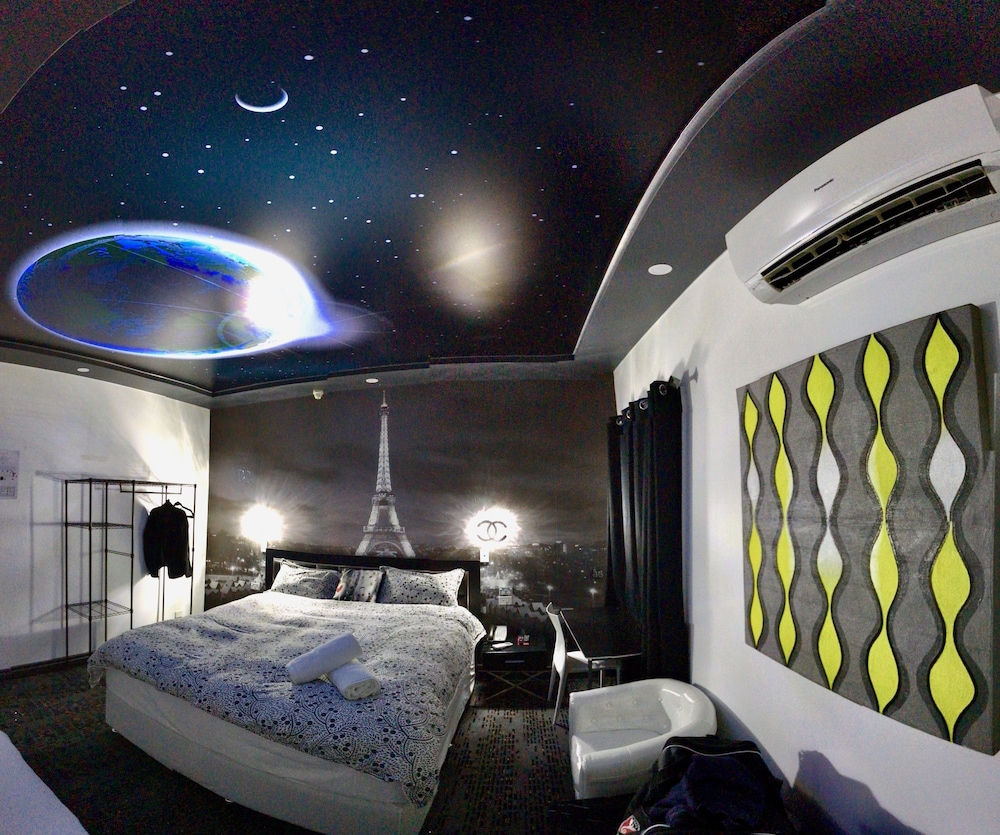 Amelia Budget Hotel 15/34