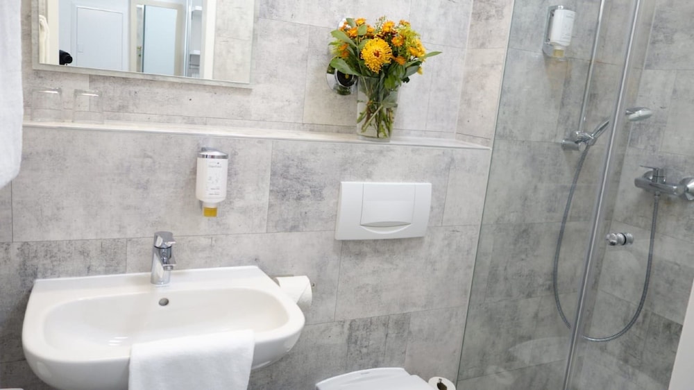 1 BEDROOM, JUNIOR SUITE, STUDIO, BALCONY