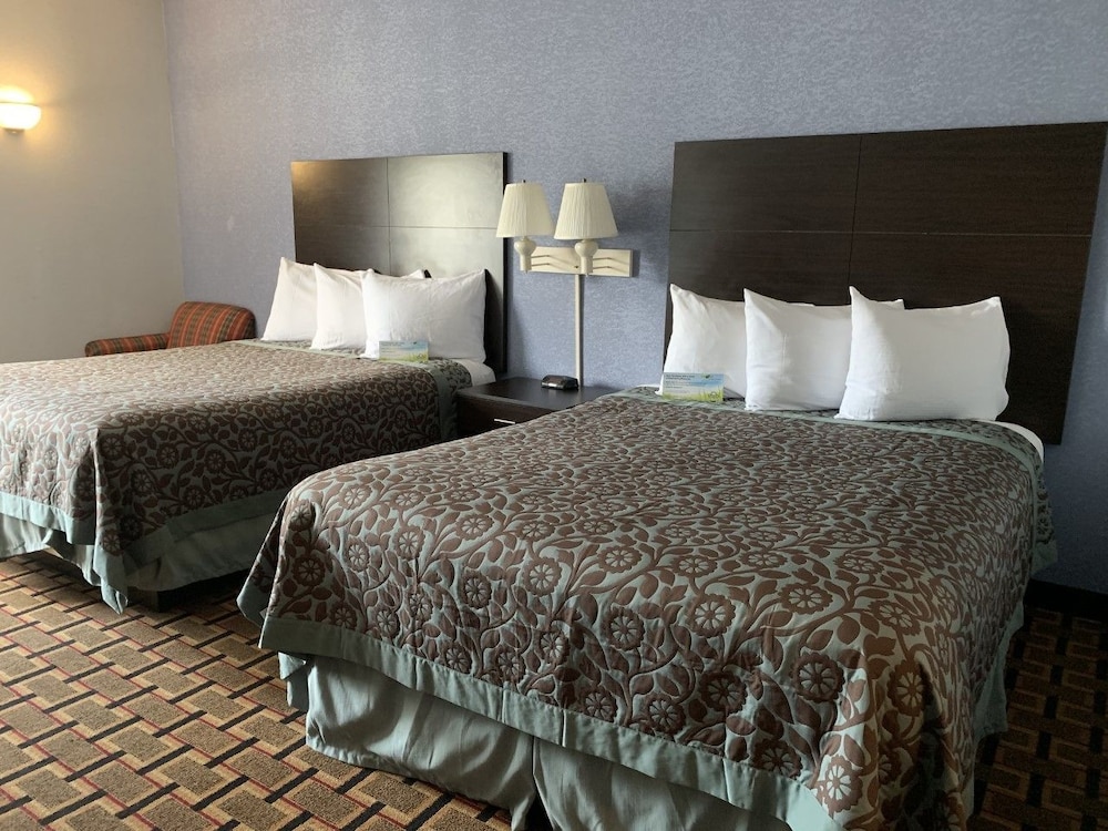 Days Inn by Wyndham Glen Allen/Richmond North 8/22