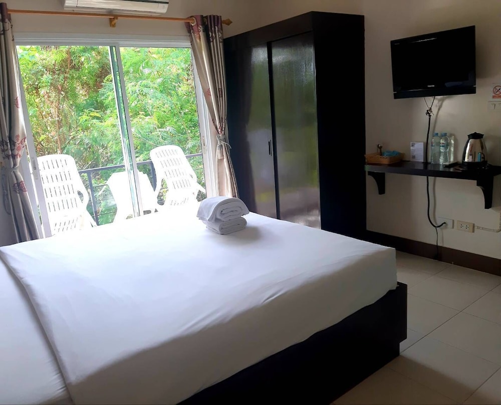 Baan Yuyen Karon Guesthouse 41/76