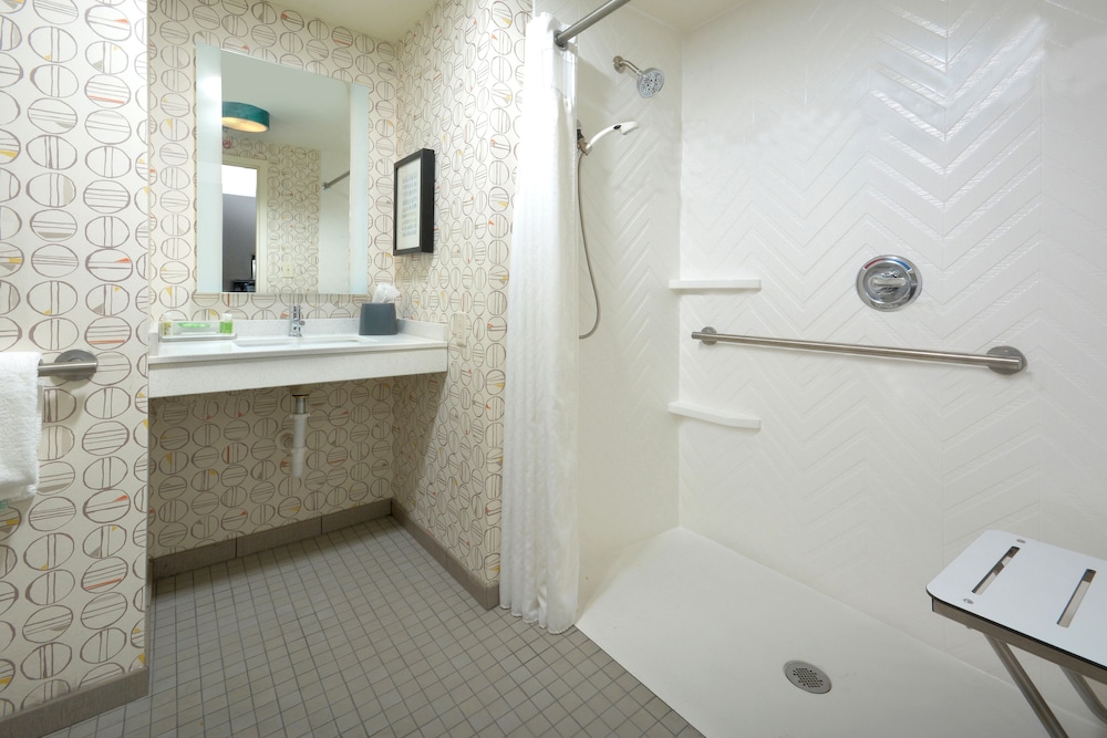 Holiday Inn Raleigh-Durham Airport 18/66
