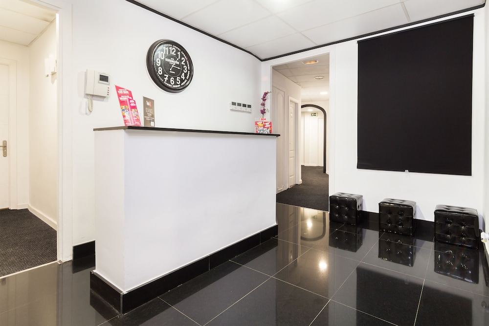 Hostal Gran Via 63 Rooms 5/28