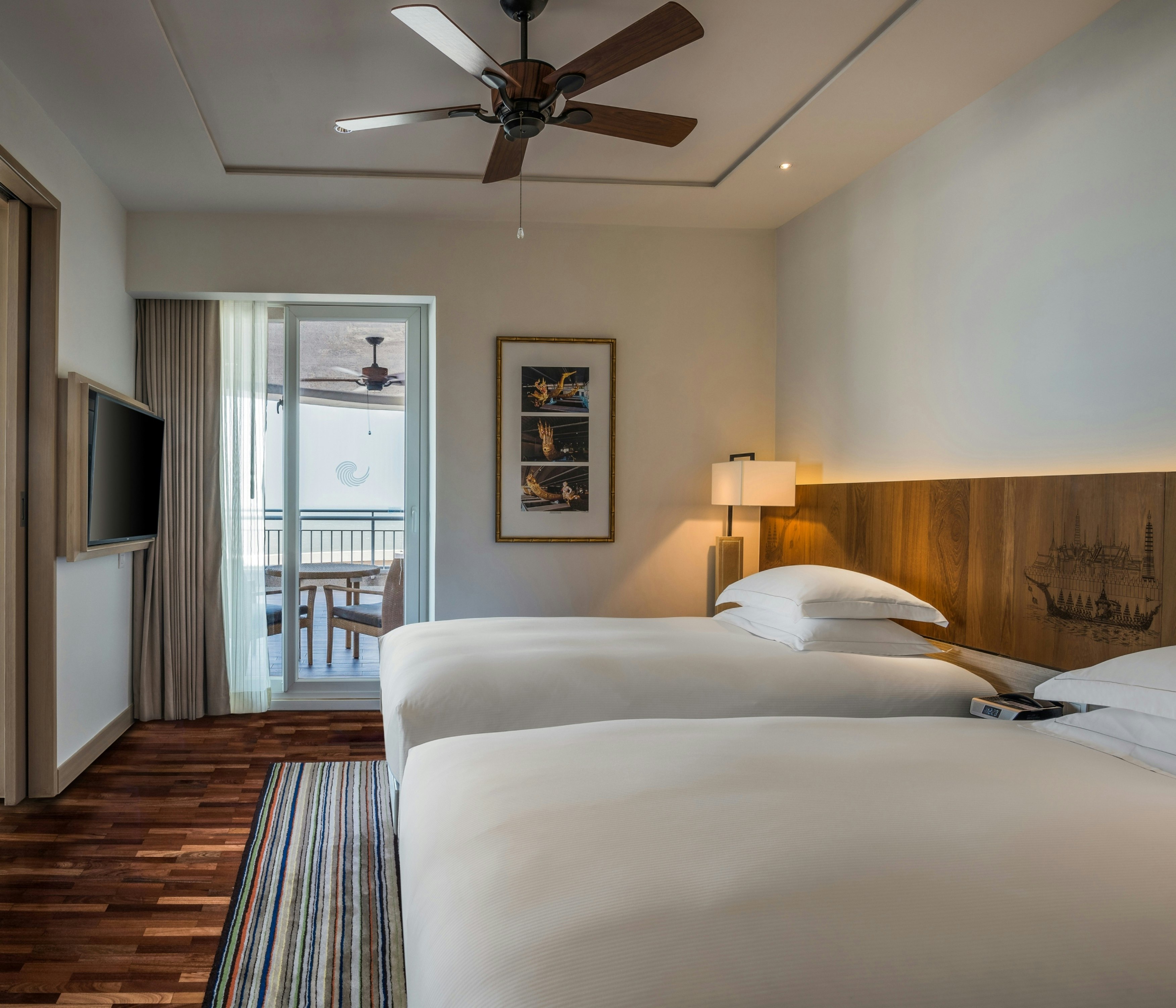 EXECUTIVE, SUITE, TWIN BEDS, OCEAN FRONT