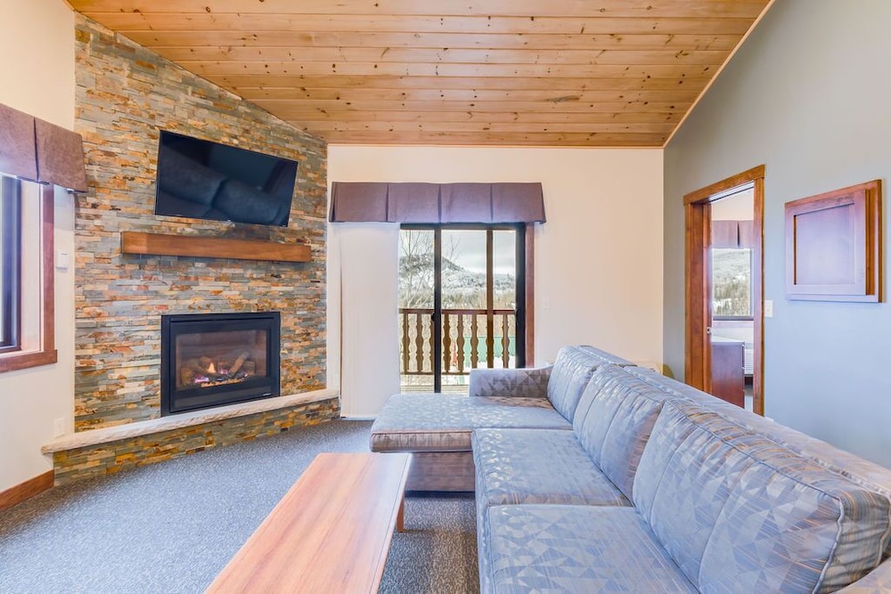 1 Bedroom, Condo, Elite, 1 Queen and 1 Murphy Bed, Queen Murphy Bed, Mountain View, Sofa، Eagle Ridge Resort 2/3