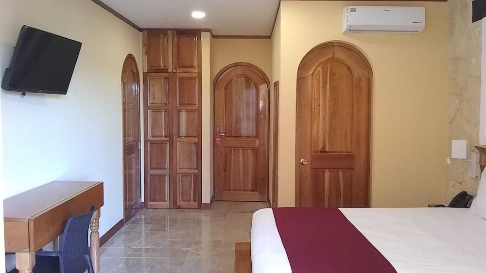 Cancun International Suites Ex Mallorca Hotel And Suites 24/35