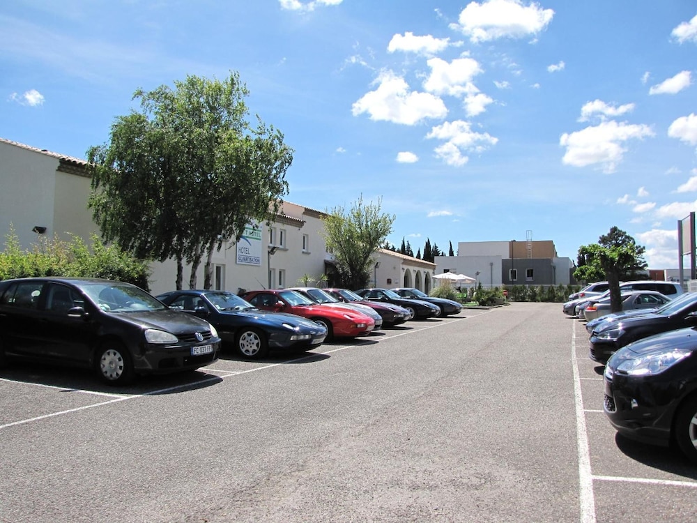 Brit Hotel Bosquet 41/50