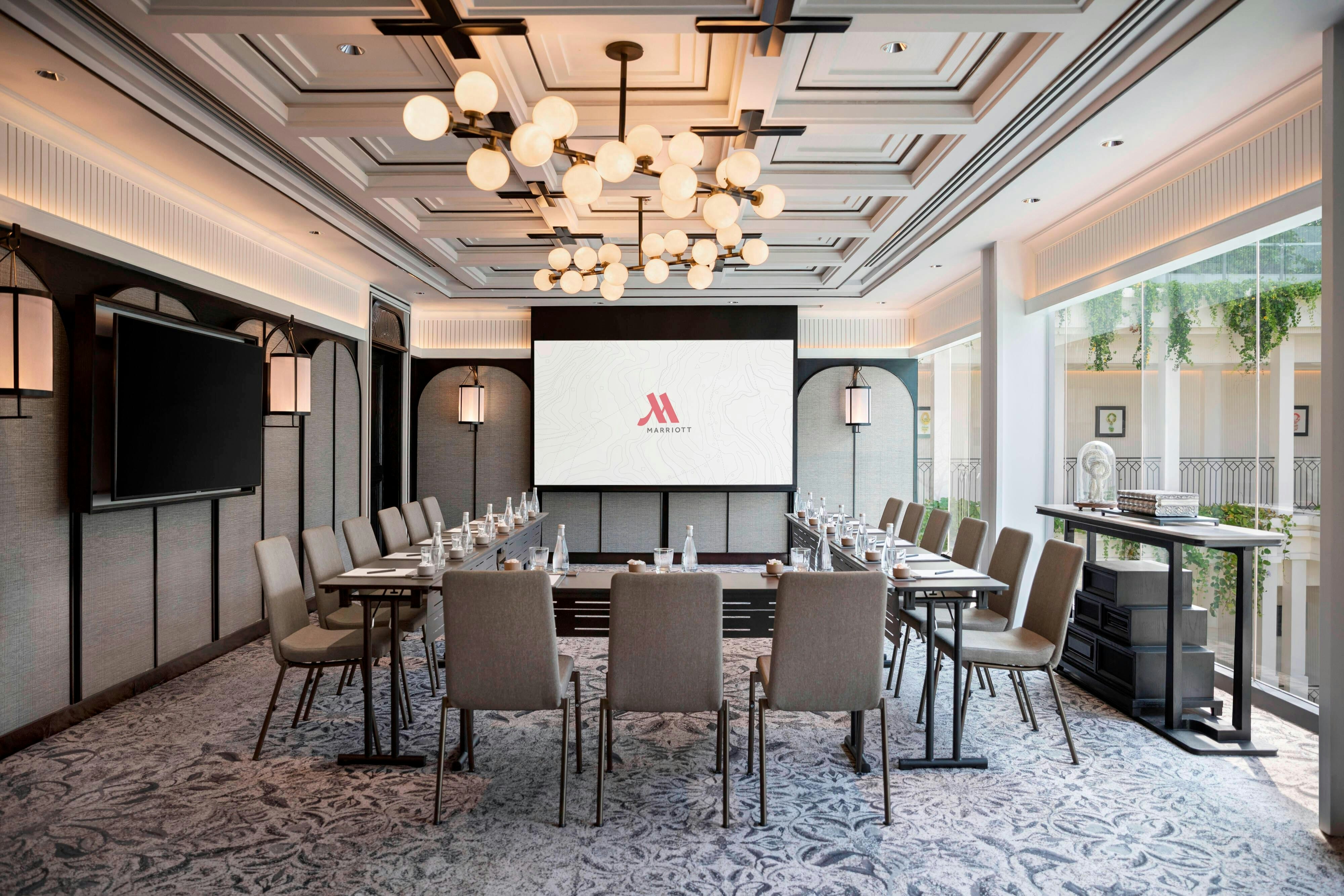 Marriott Bangkok Hotel the Surawongse 61/74