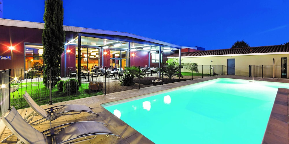 Gatsby Hotel and Restaurant By HappyCulture 46/50