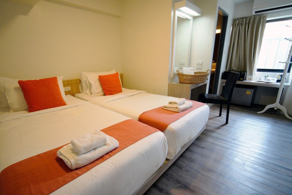 Wild Orchid Villa Bangkok 20/50