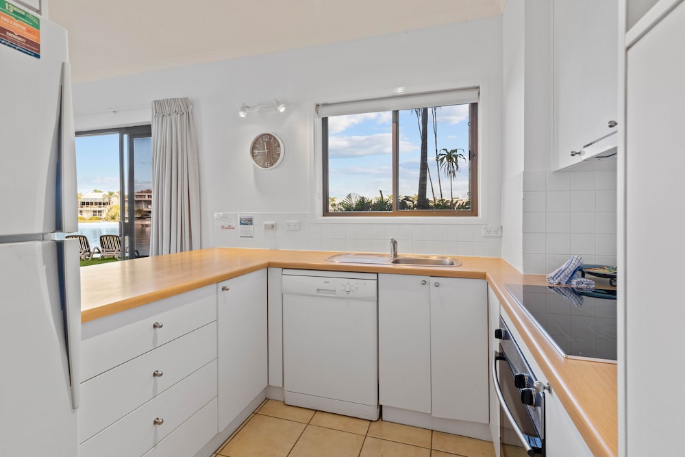 CULGOA POINT BEACH RESORT 8/72