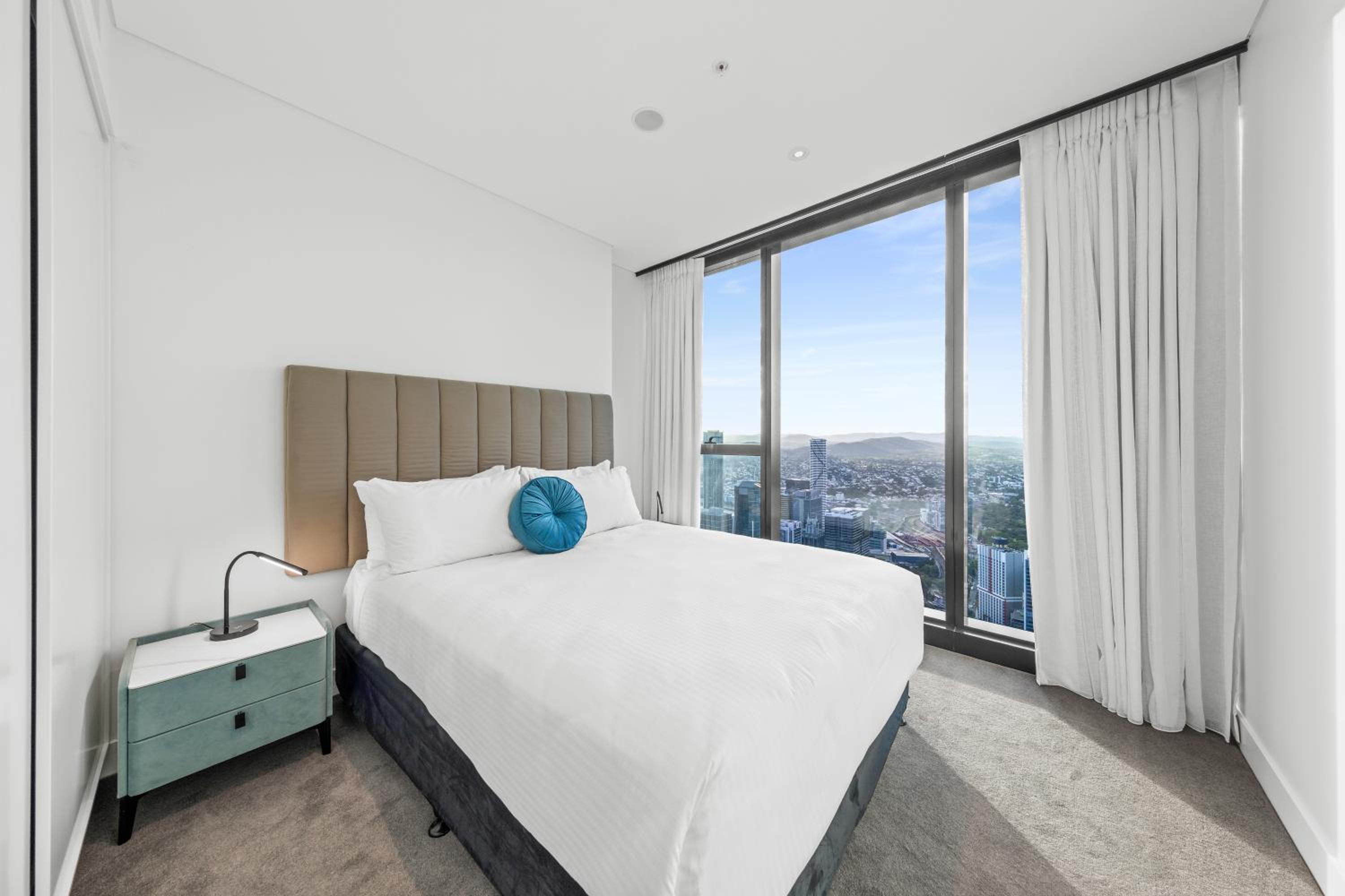 3 Bedrooms, Sky High, Executive, Two Story