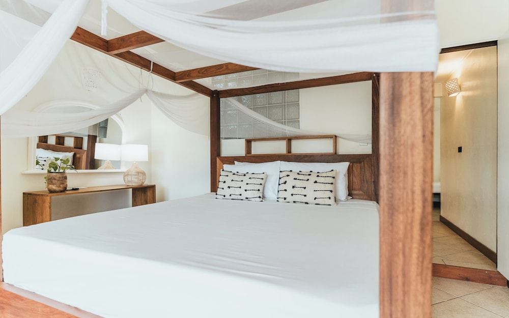 Fatumaru Lodge 24/68