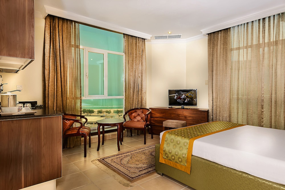 Bravo Royal Hotel Suites 36/43