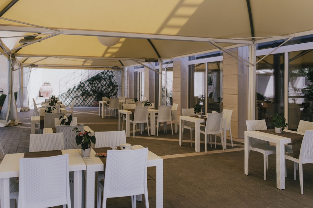 Hotel Del Campo 50/64